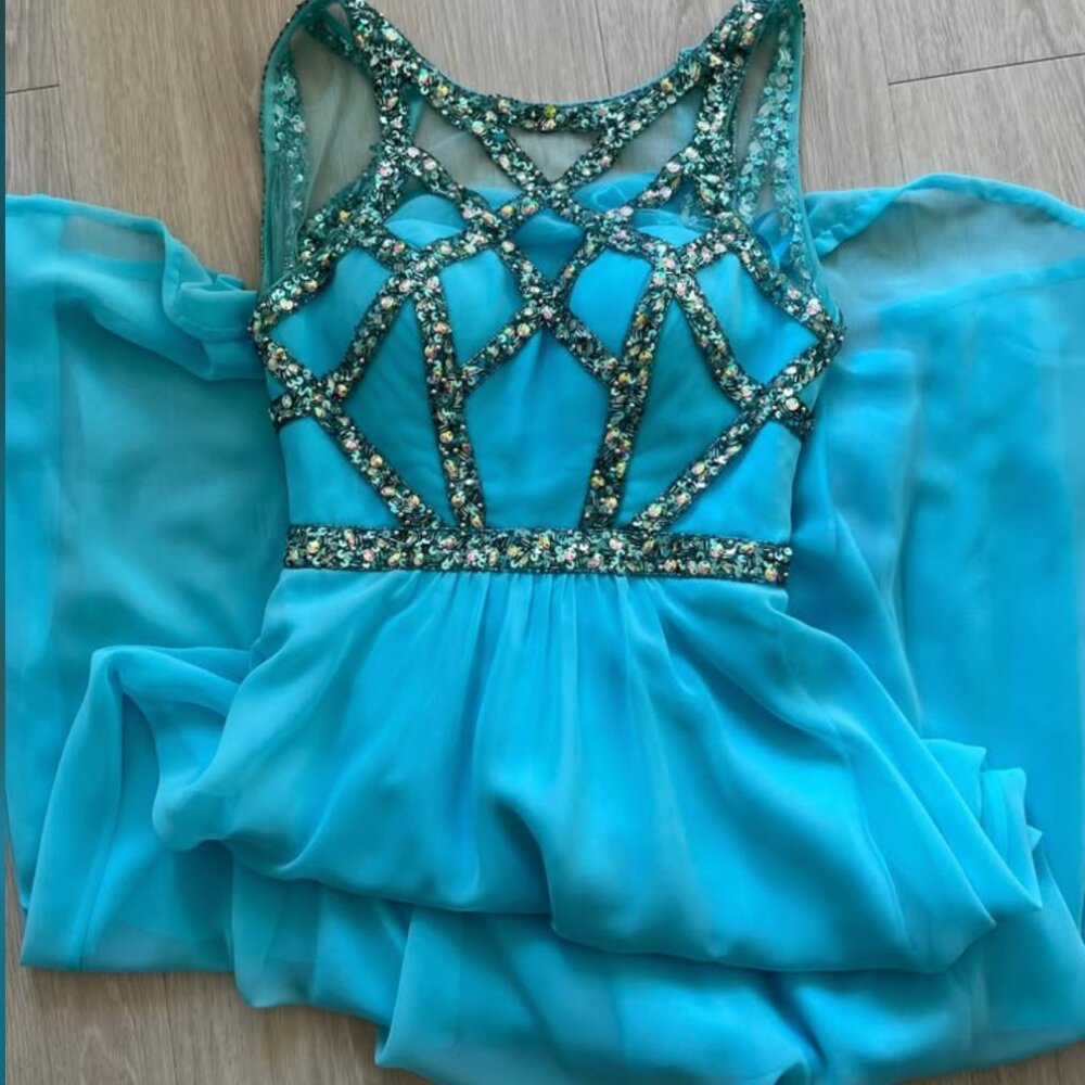 BEAUTIFUL BLUE FAVIANA PROM DRESS: Size 2, Petite